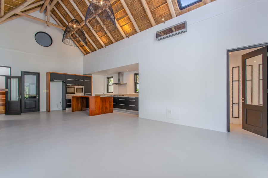 5 Bedroom Property for Sale in Pearl Valley at Val de Vie Western Cape